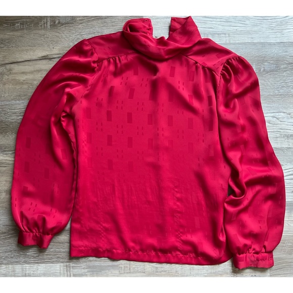 Vintage Avon fashions : red polyester blouse - Picture 10 of 14